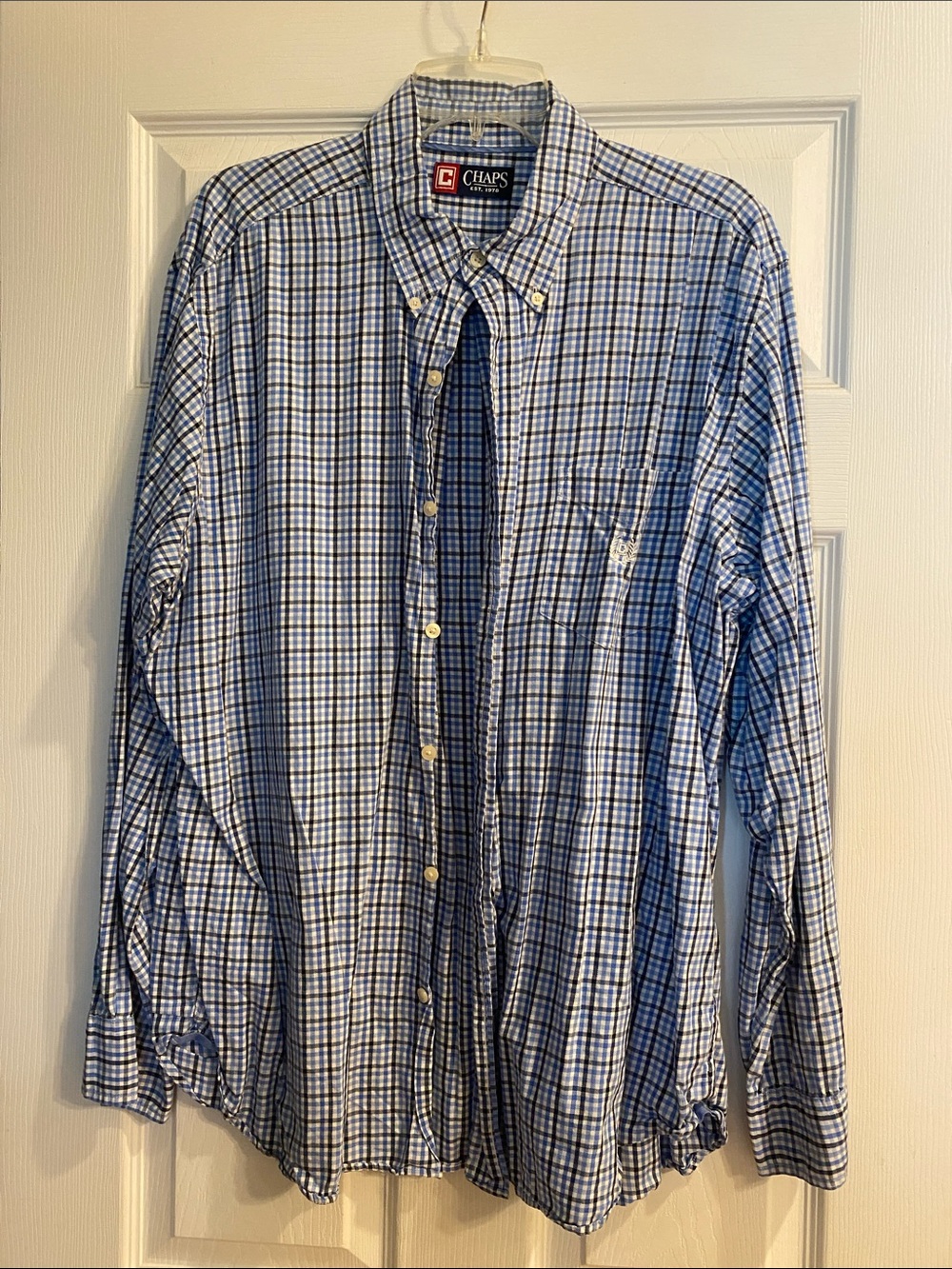 Chaps Men's Blue and White Plaid Button-Down Shirt